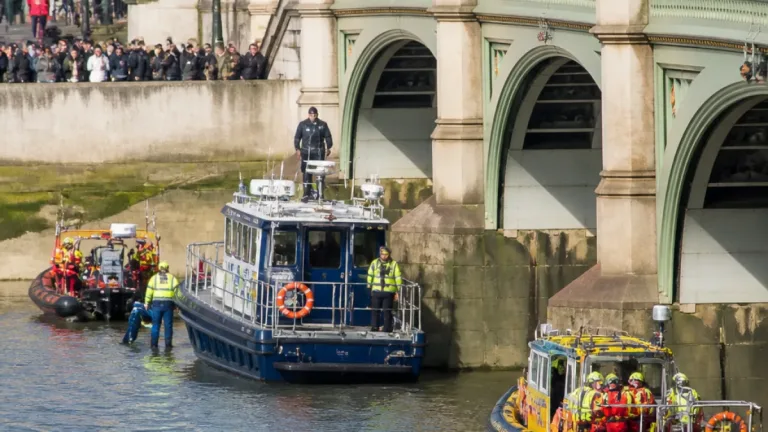 Five officers hurt after Metropolitan police boat collides with Westminster Bridge