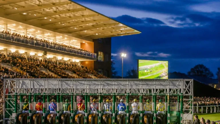 Newbury evening card: Gracelands Handicap draws 13-runner field for 1m Class 4 contest