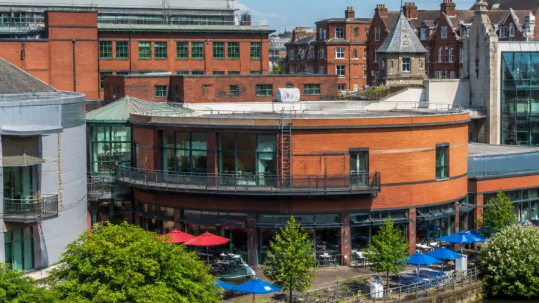 Reading shopping centre given planning consent for rooftop safety works at The Oracle